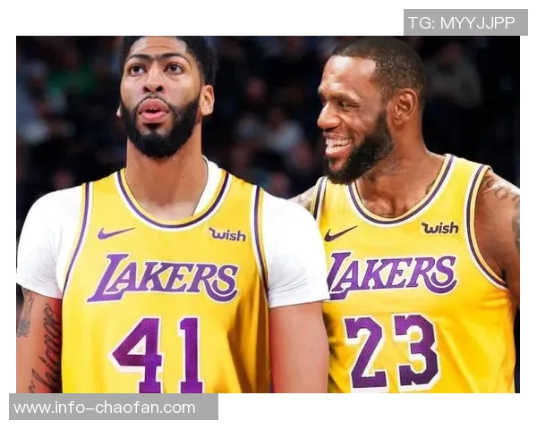 帕金斯对浓眉身材变化的看法：树立榜样保持良好体型的重要性